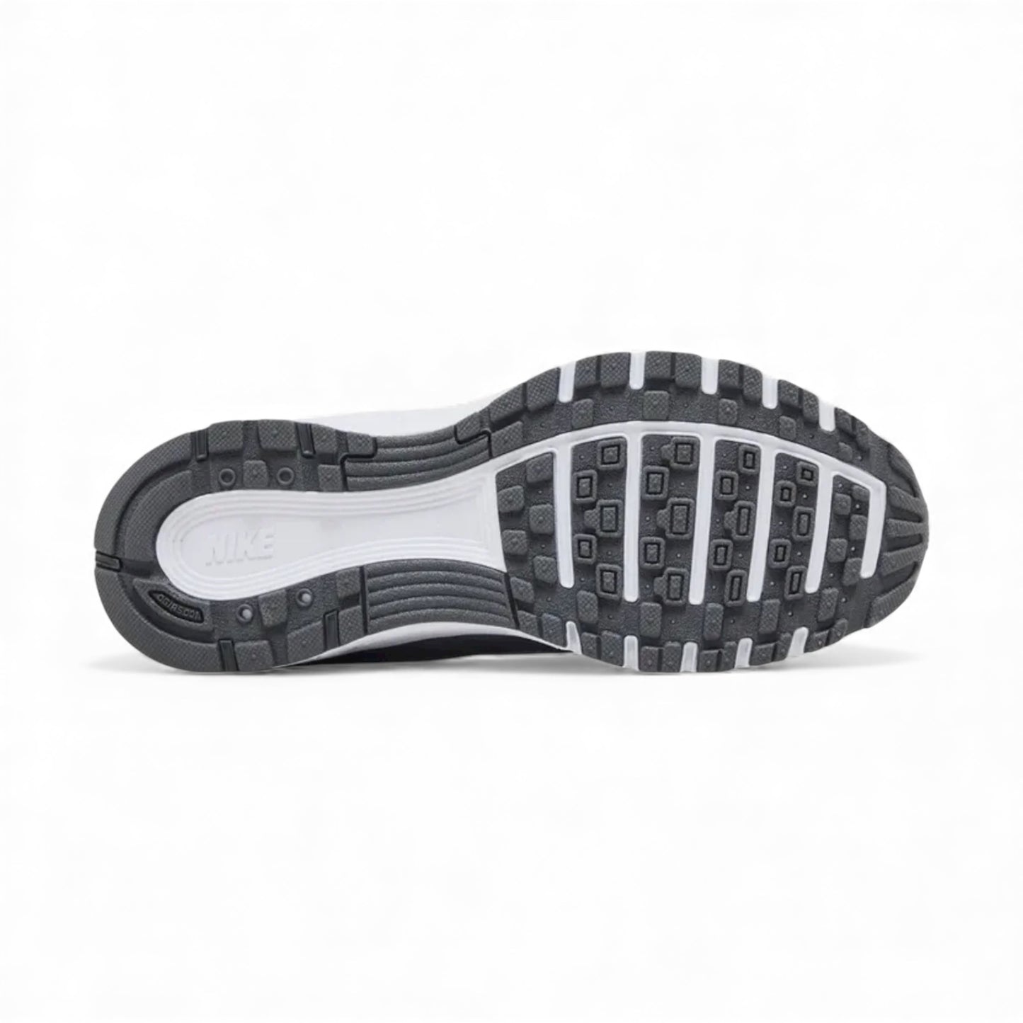 NIKE P6000 Metallic Cool Grey