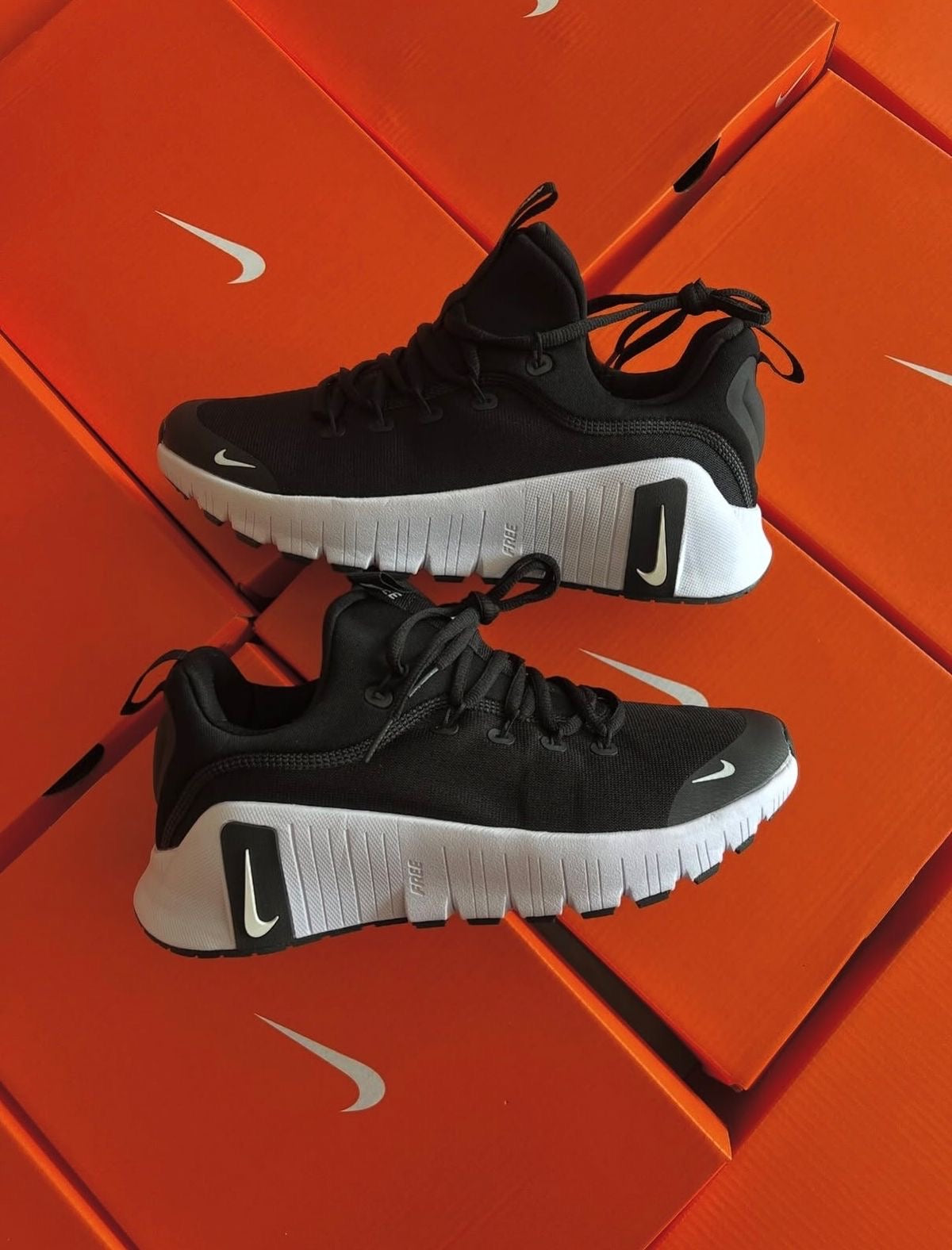 NIKE METCONS