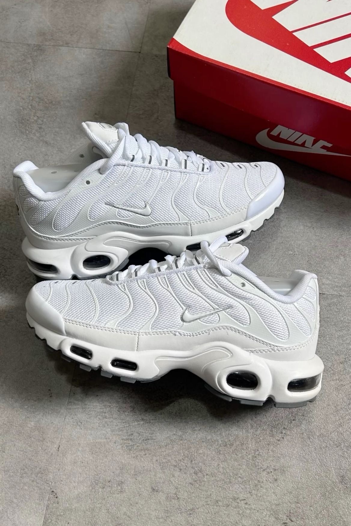 NIKE TNS